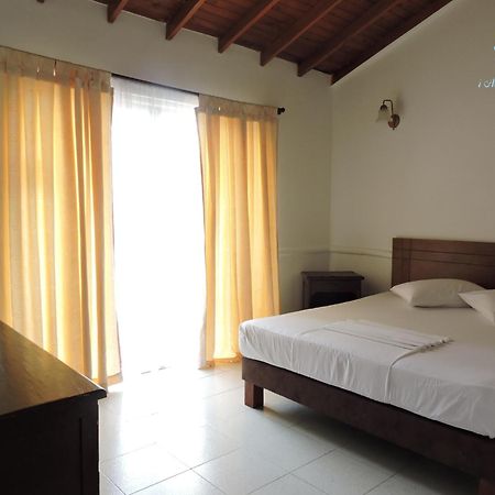 Hotel Y Restaurante Meson Del Gitano Caucasia Номер фото