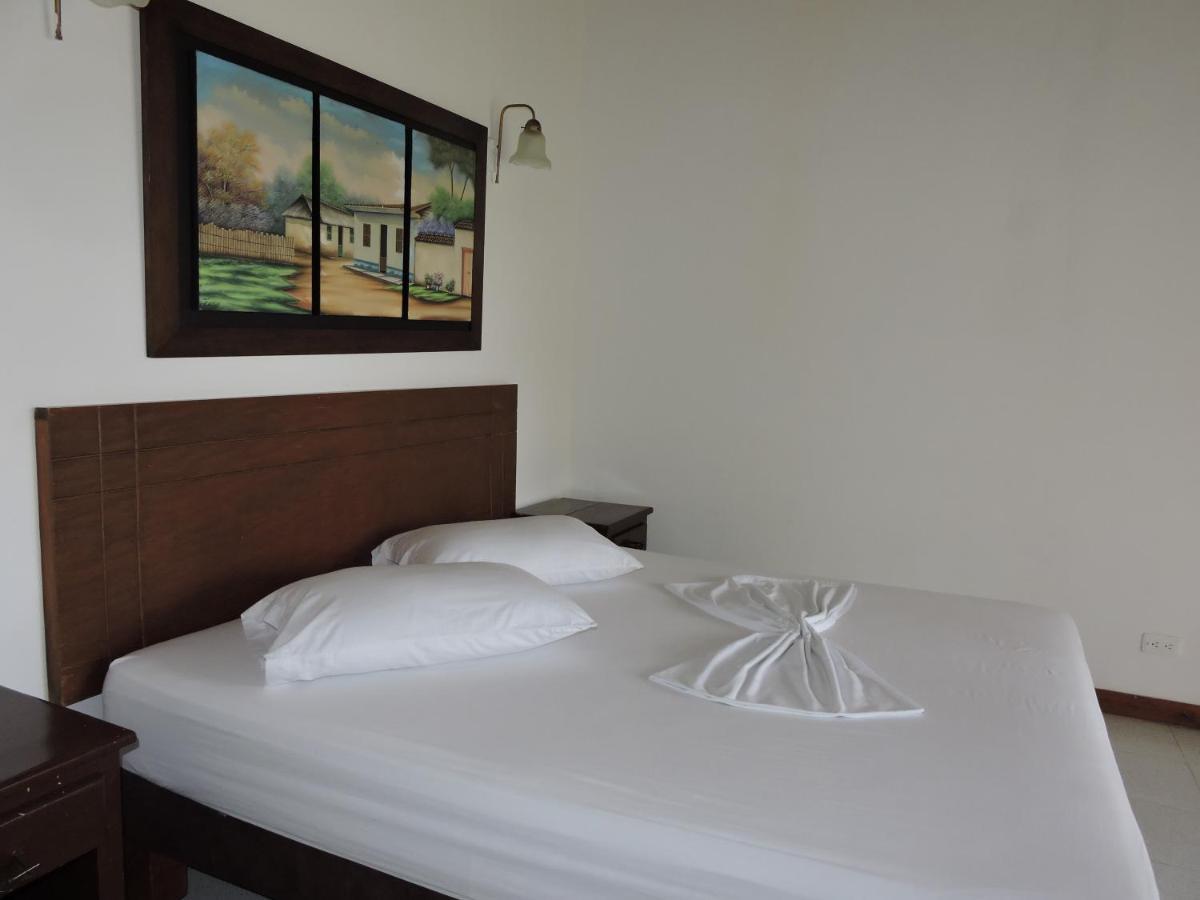 Hotel Y Restaurante Meson Del Gitano Caucasia Екстер'єр фото