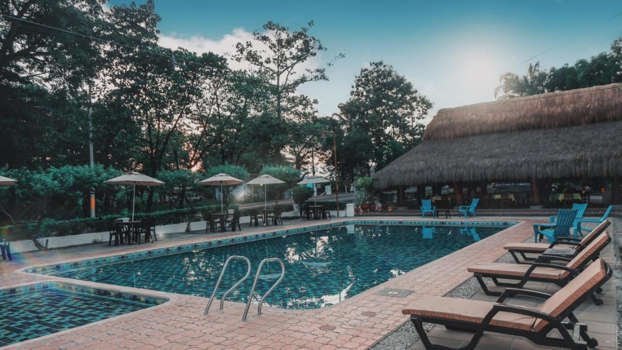 Hotel Y Restaurante Meson Del Gitano Caucasia Екстер'єр фото