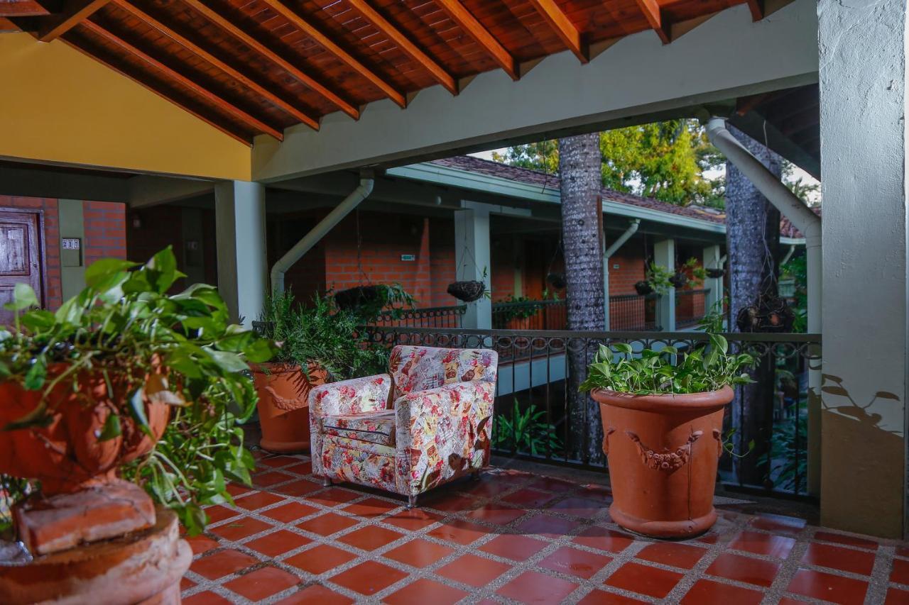 Hotel Y Restaurante Meson Del Gitano Caucasia Екстер'єр фото