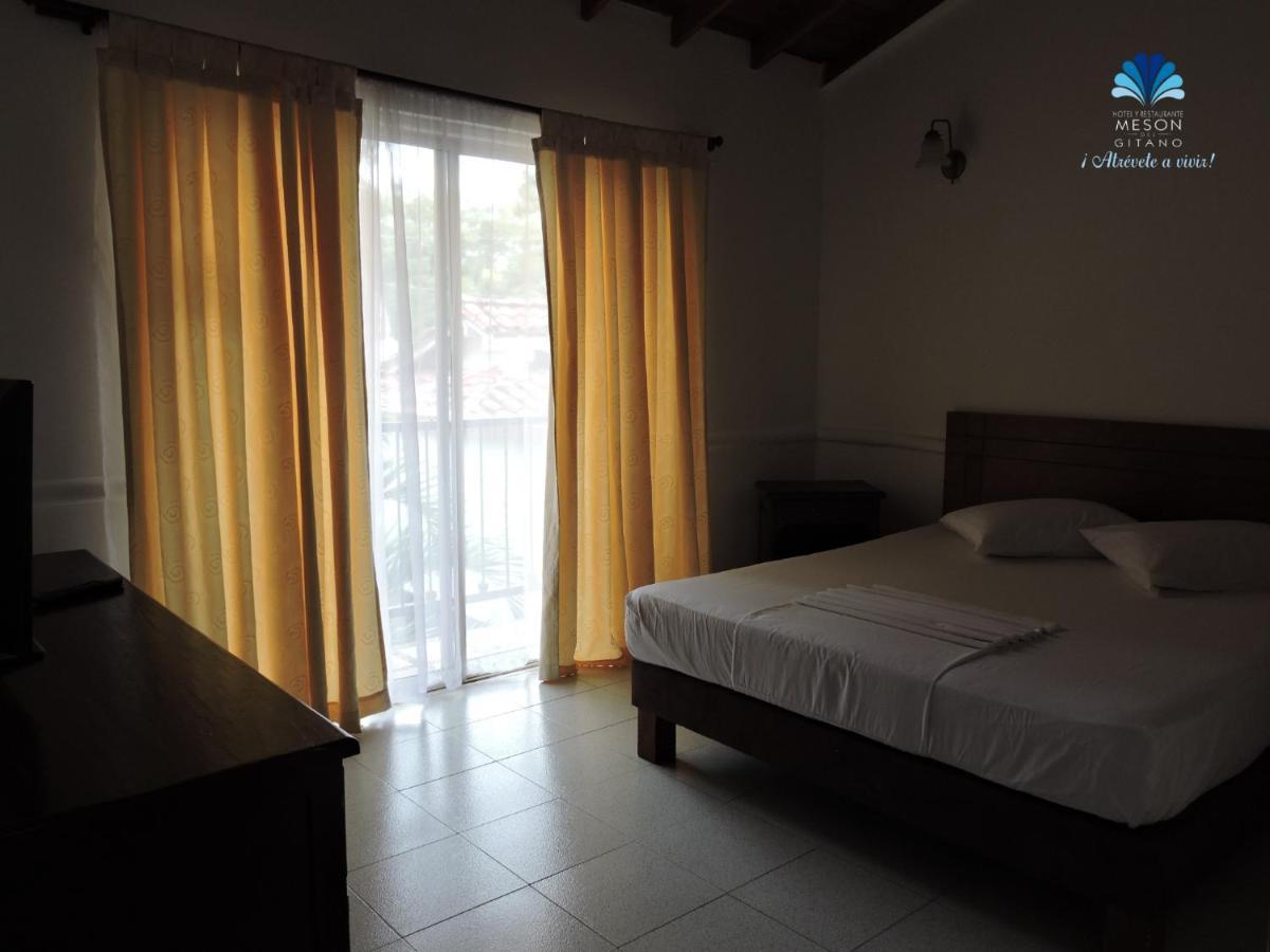 Hotel Y Restaurante Meson Del Gitano Caucasia Номер фото