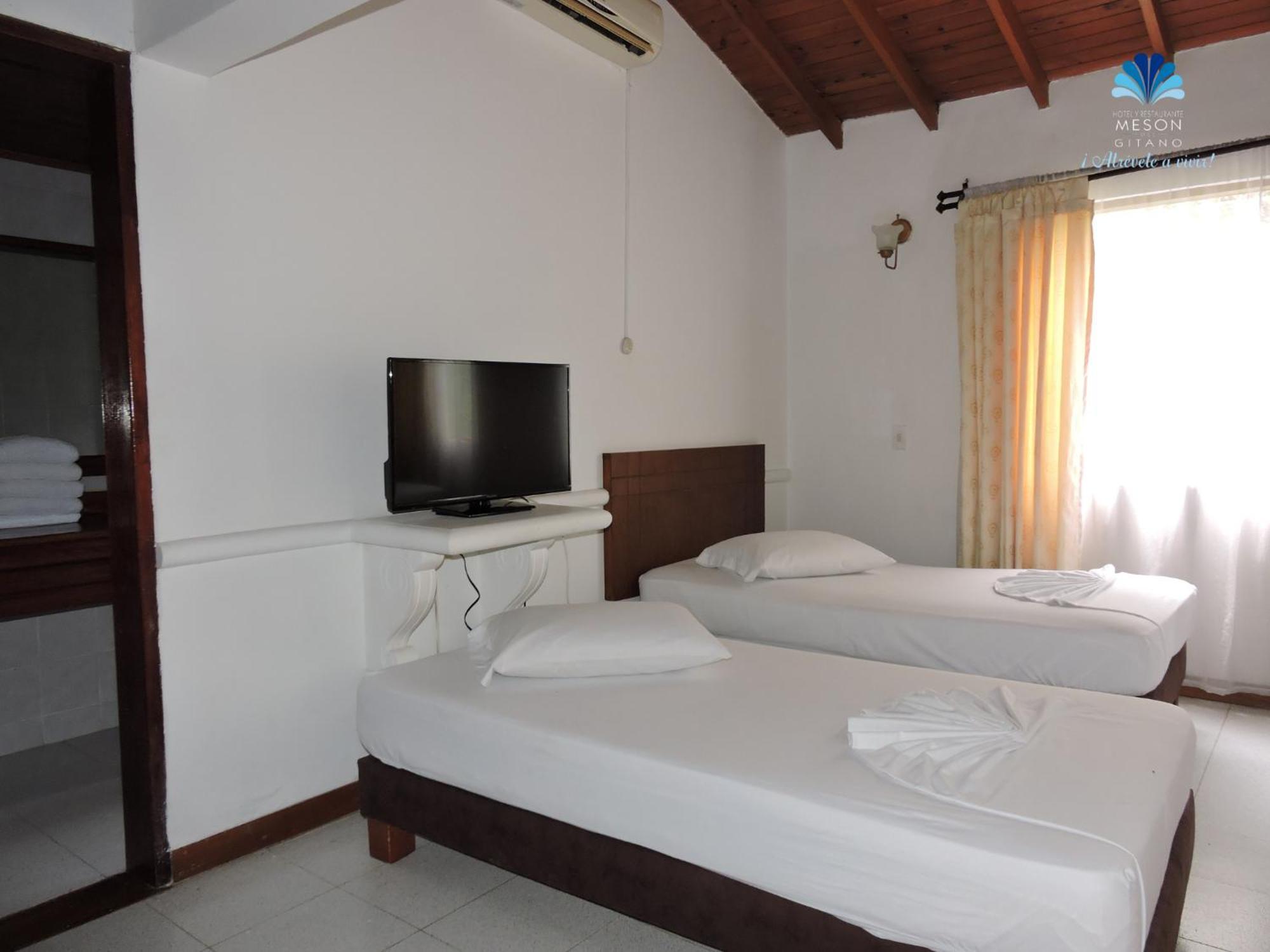 Hotel Y Restaurante Meson Del Gitano Caucasia Номер фото