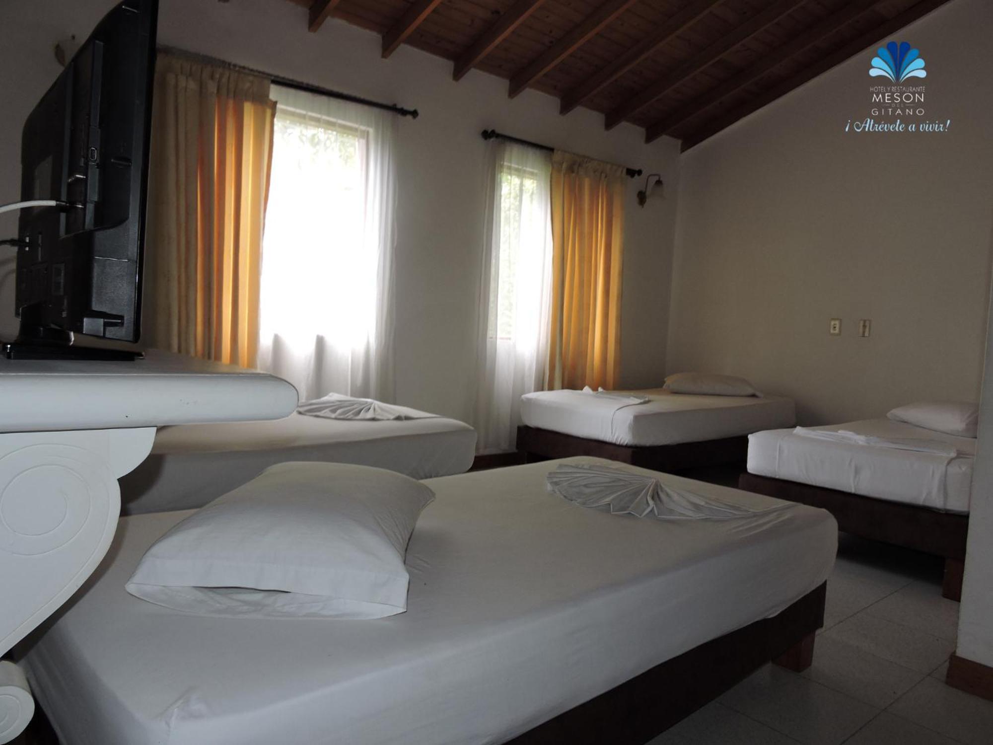 Hotel Y Restaurante Meson Del Gitano Caucasia Номер фото