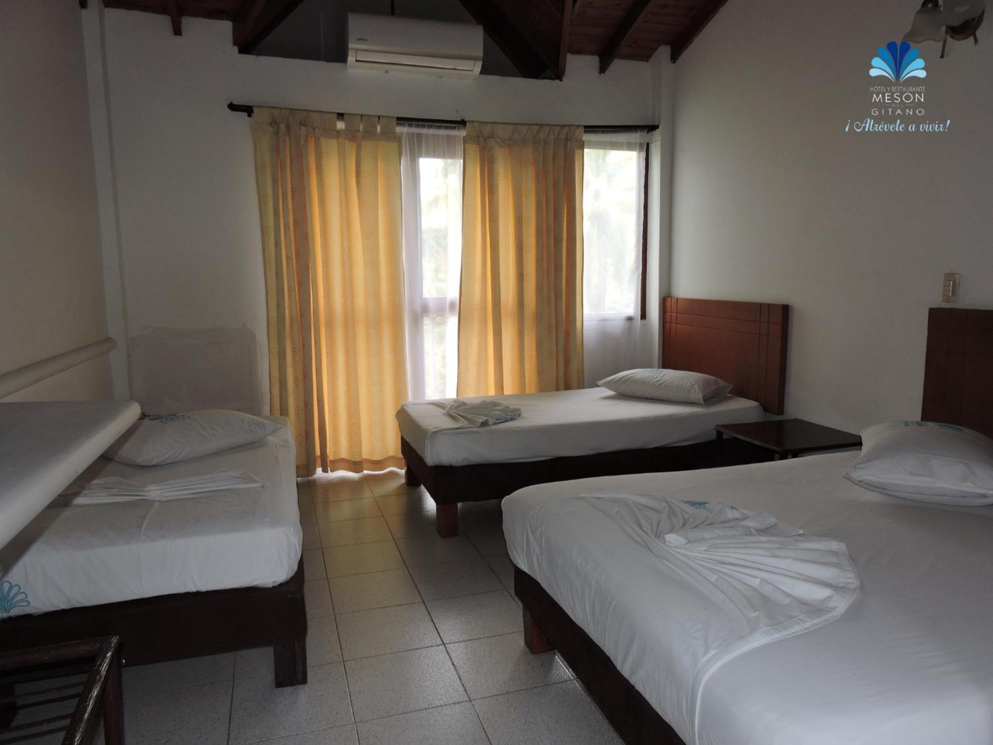 Hotel Y Restaurante Meson Del Gitano Caucasia Номер фото