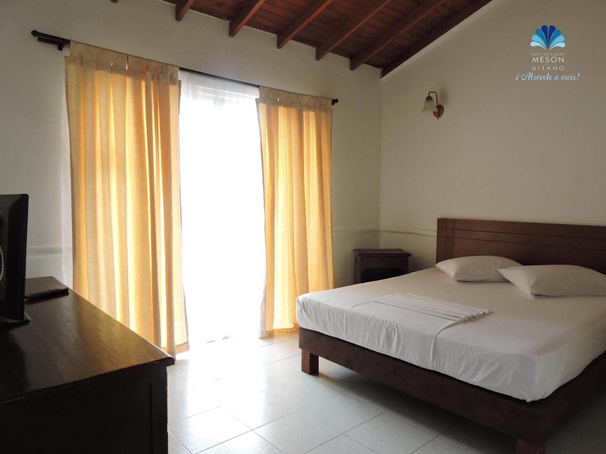 Hotel Y Restaurante Meson Del Gitano Caucasia Номер фото