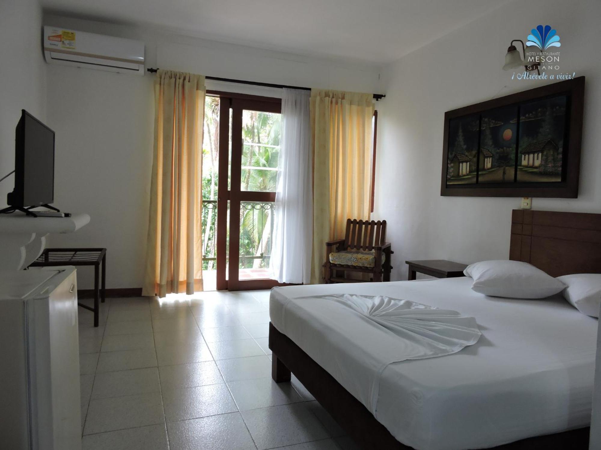 Hotel Y Restaurante Meson Del Gitano Caucasia Номер фото