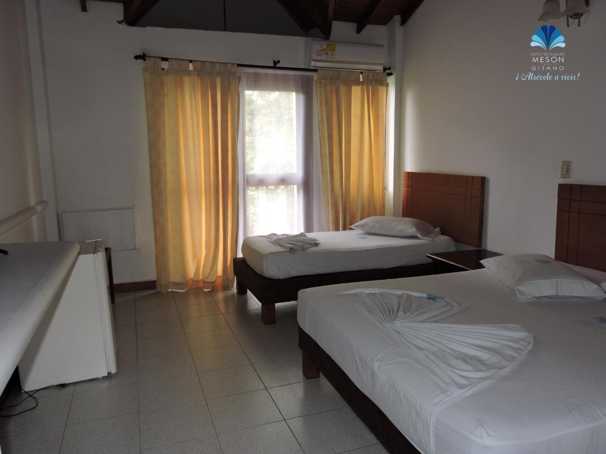 Hotel Y Restaurante Meson Del Gitano Caucasia Номер фото