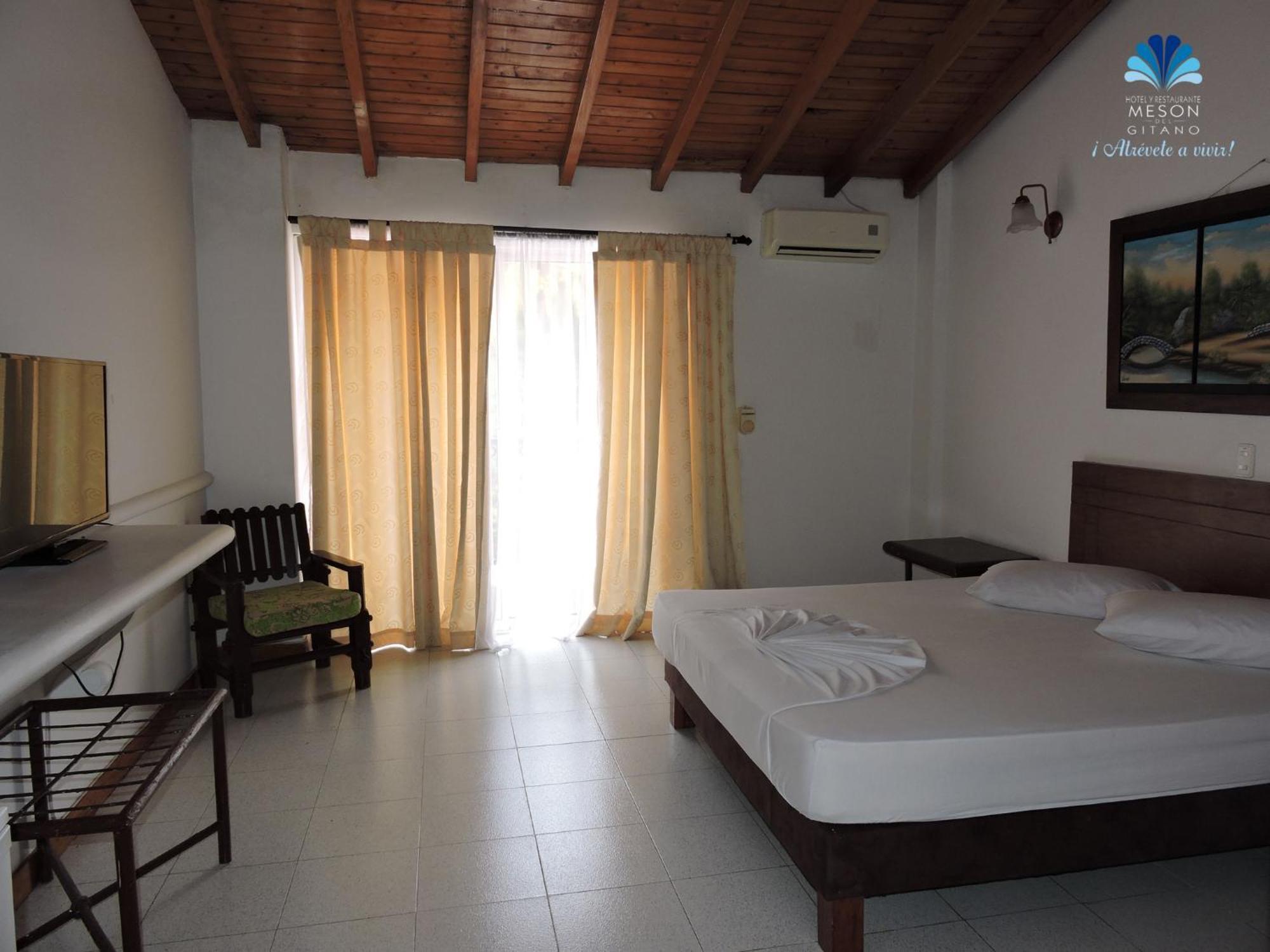 Hotel Y Restaurante Meson Del Gitano Caucasia Номер фото